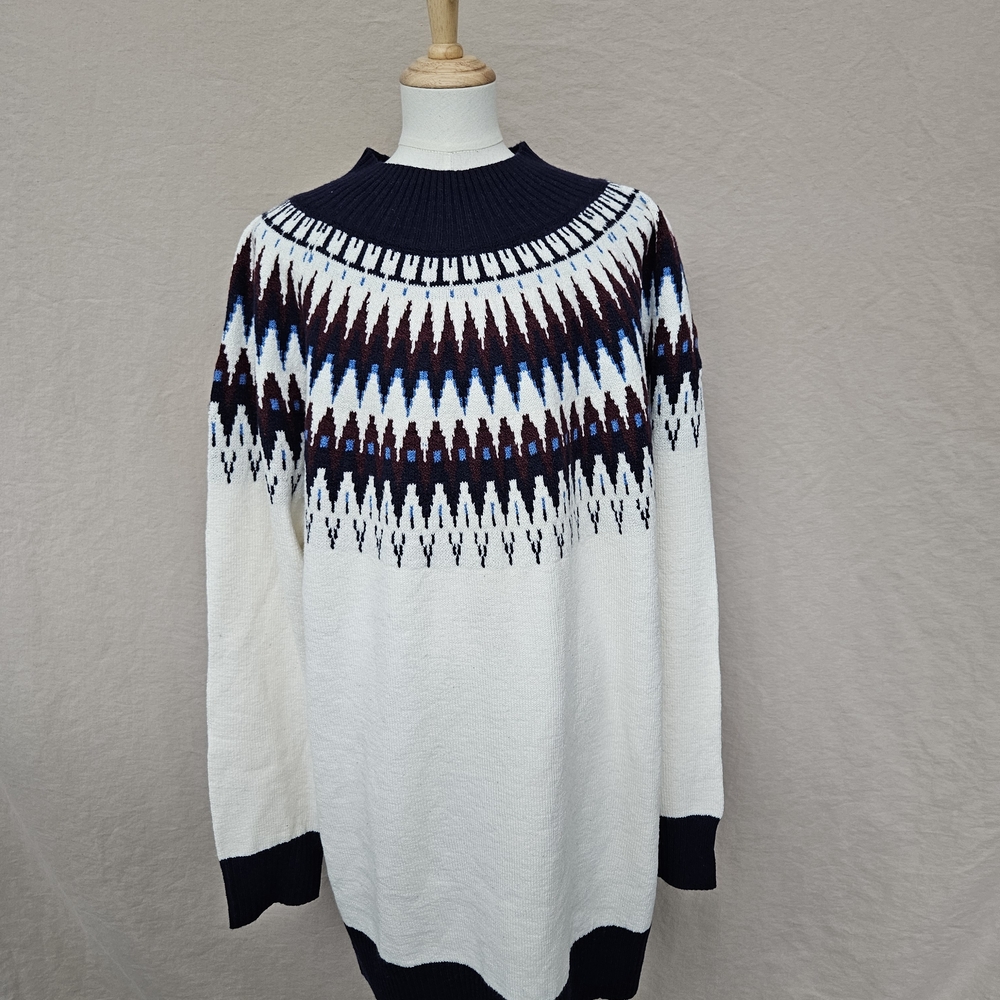Reitmans Navy and White Patterned Turtleneck Sweater